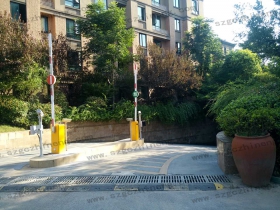 安徽省池州市貴池區(qū)臨湖路車牌識(shí)別一進(jìn)一出