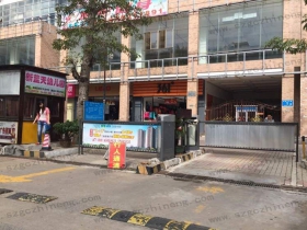 海南?？谲嚺谱R(shí)別加廣告道閘